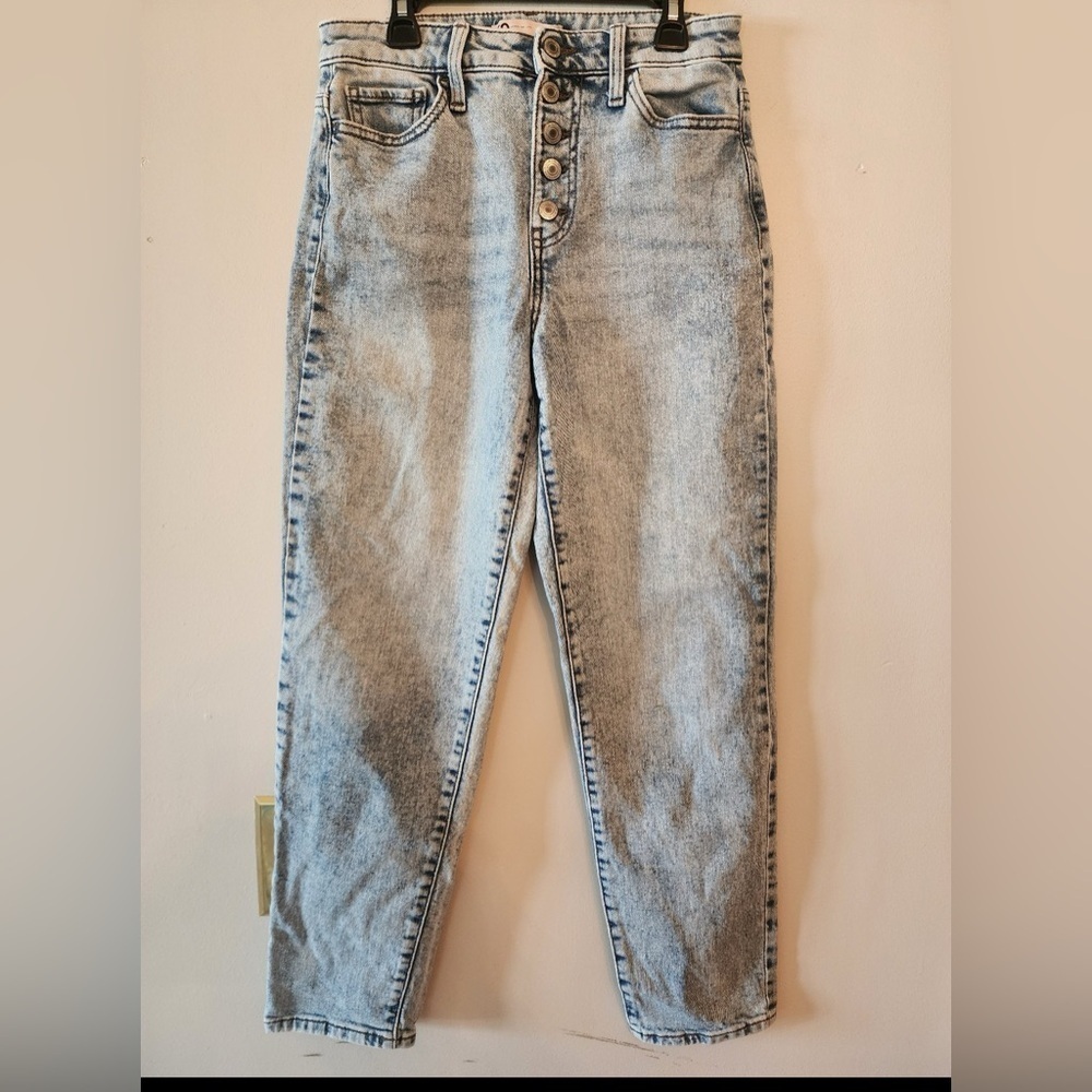 So high rise mom jeans button fly jeans stone wash size 0